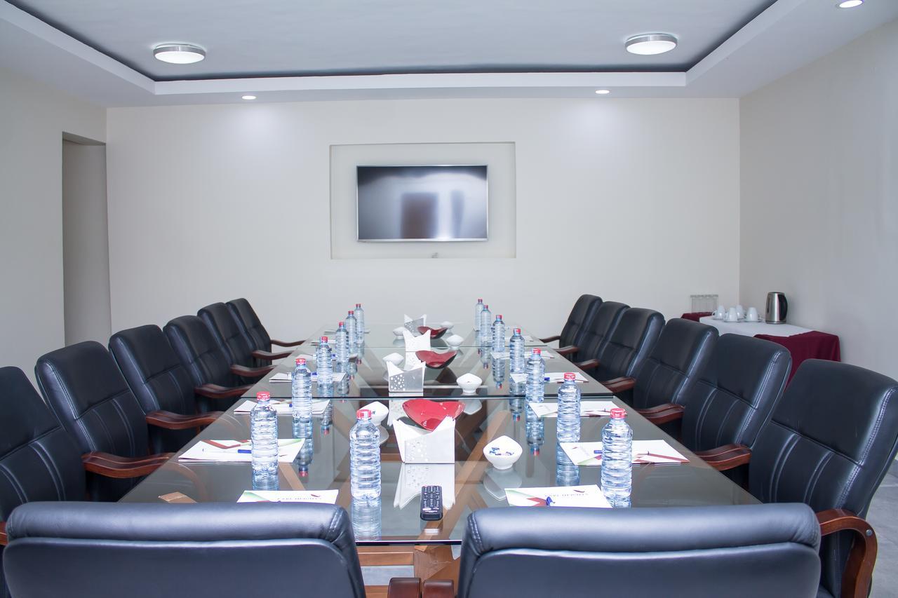 Earl Heights Suites Hotel Accra Extérieur photo